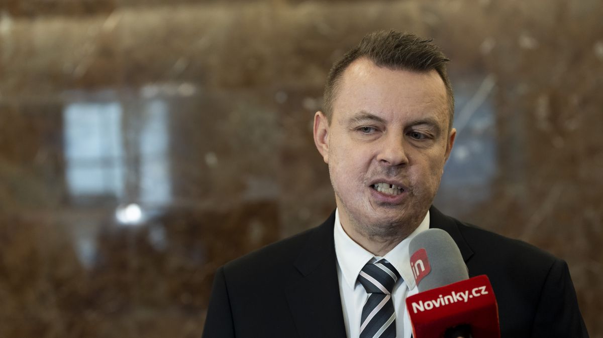 Šiřitel „Rajchlova“ porna pomáhal firmě, která prodává Babišova trička